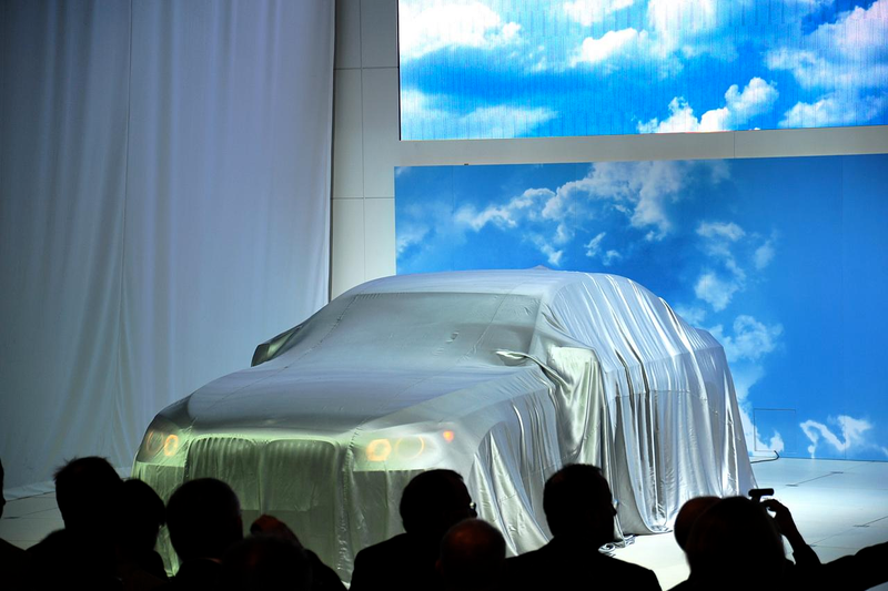 Illustration for article titled 2009 BMW 7-Series, ActiveHybrid Hit LA Show Floor